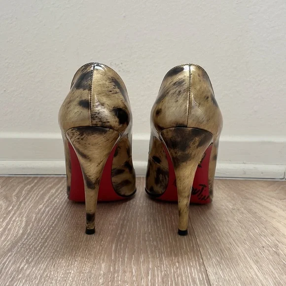 Christian Louboutin leopard patent pump heel 37.5 wsignature Christian Louboutin - Picture 6 of 7